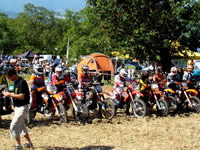 Moto - Course sur prairie Saint Andr en Royans